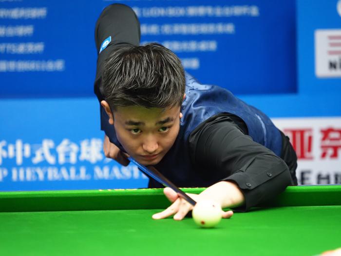 了他的个人 了他的个人